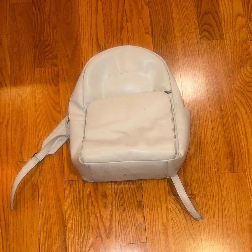 Tesla Backpack - Picture 2 of 5